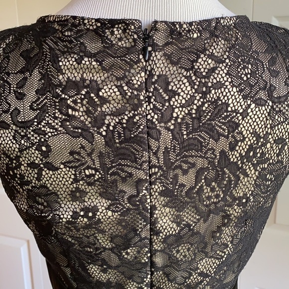 Adrianna Papell Black Lace Overlay Sheath Dress Size 4 - Picture 5 of 11